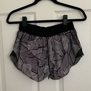Lululemon Hotty Hot Short